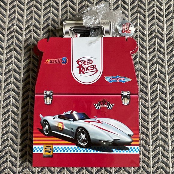 NEW W/TAGS🏁 12 Hallmark Speed Racer “Lunchbox” Gift Bags - Picture 3 of 13